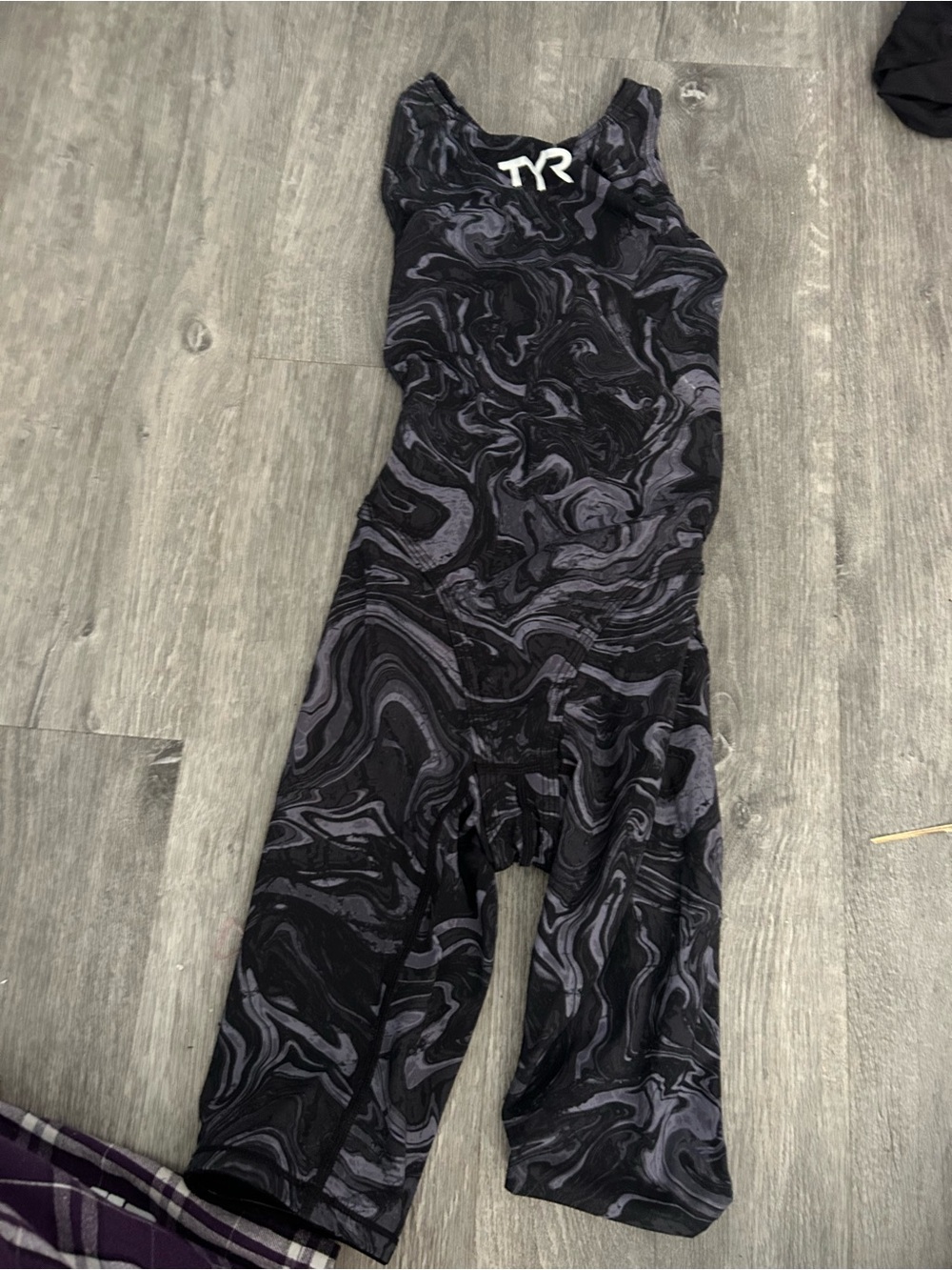 TYR Black and Gray Marble-Print Kneesuit for Kids